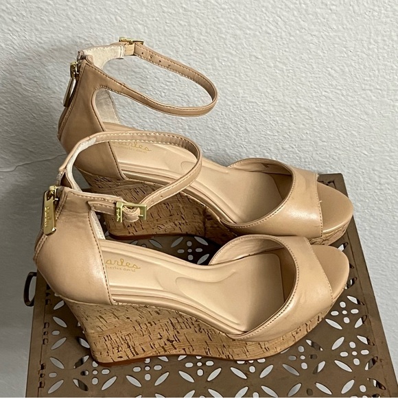 Charles by Charles David Lois Platform Wedge Sandal Beige Size 9 - Picture 7 of 9